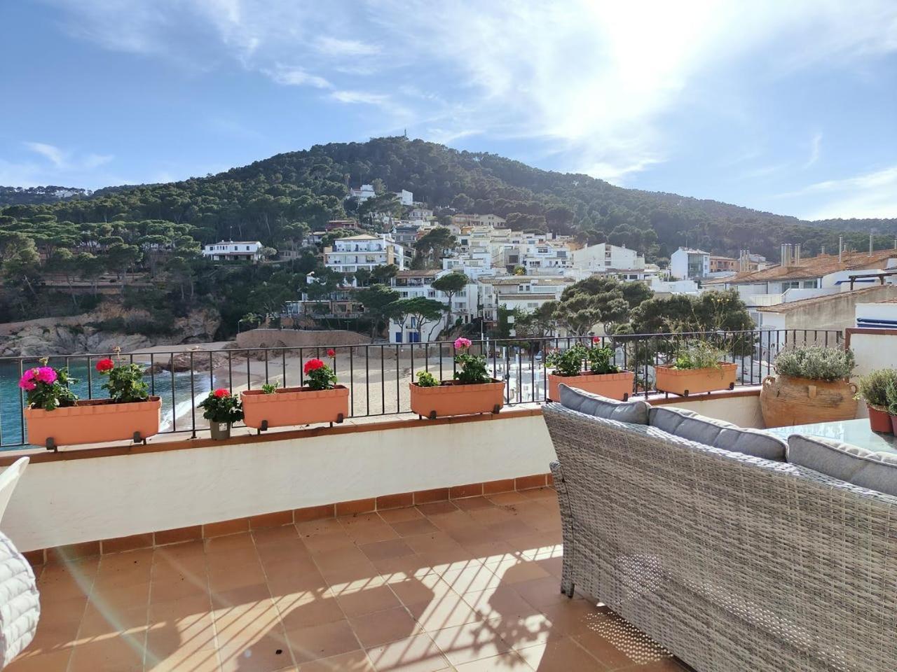 Tamariu Platja - Penthouse On Passeig Del Mar. Lägenhet Exteriör bild