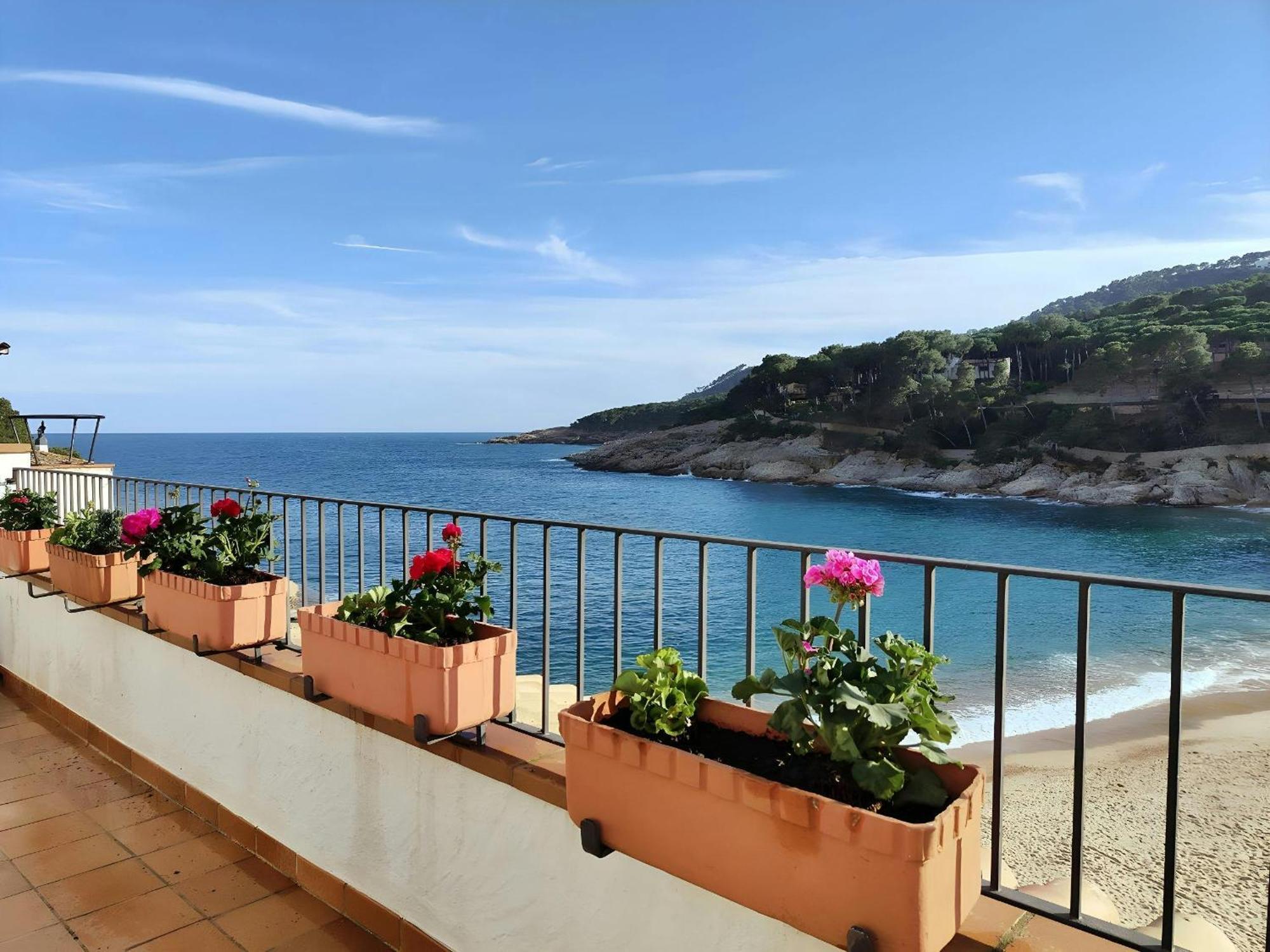 Tamariu Platja - Penthouse On Passeig Del Mar. Lägenhet Exteriör bild