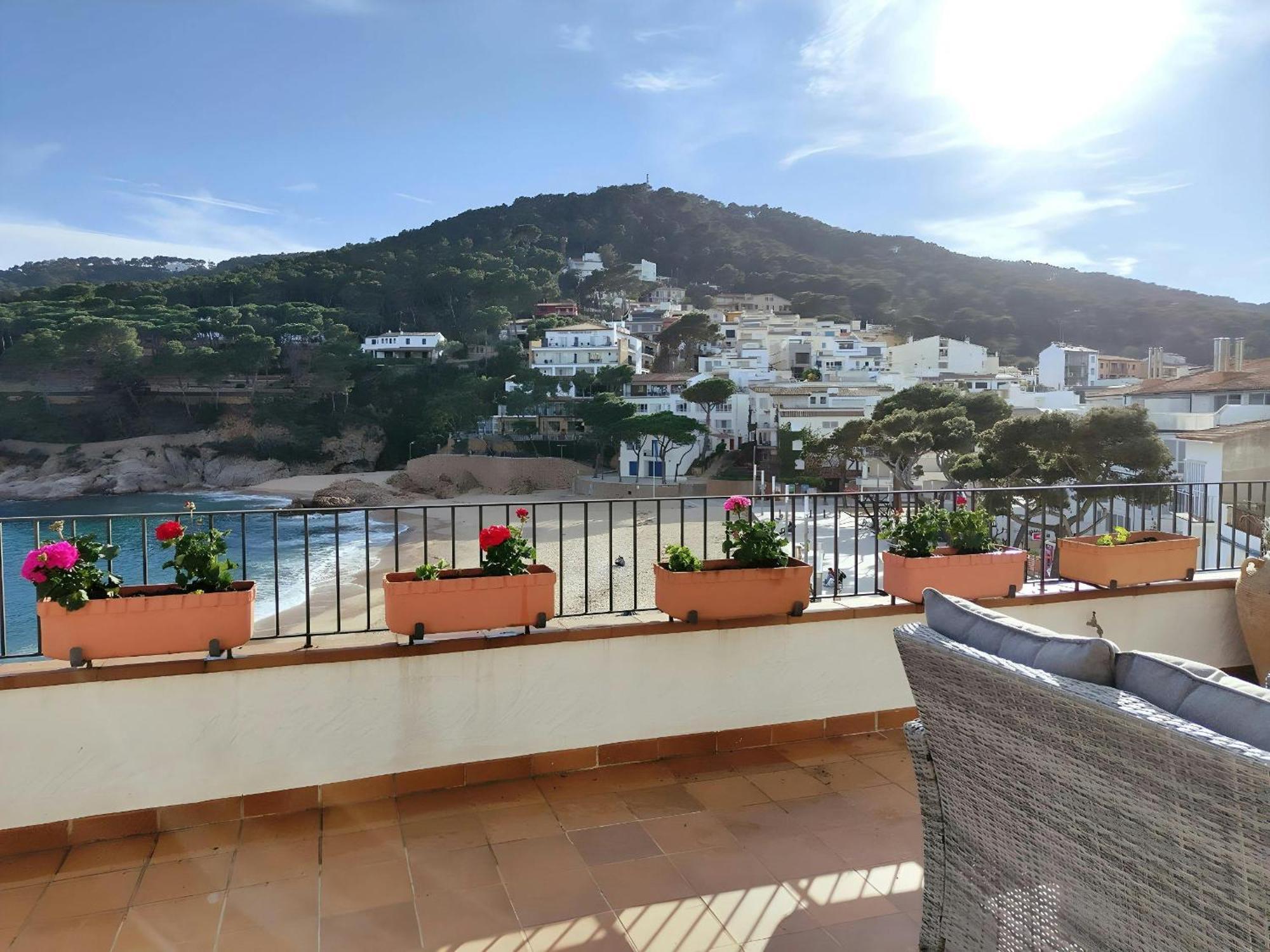 Tamariu Platja - Penthouse On Passeig Del Mar. Lägenhet Exteriör bild