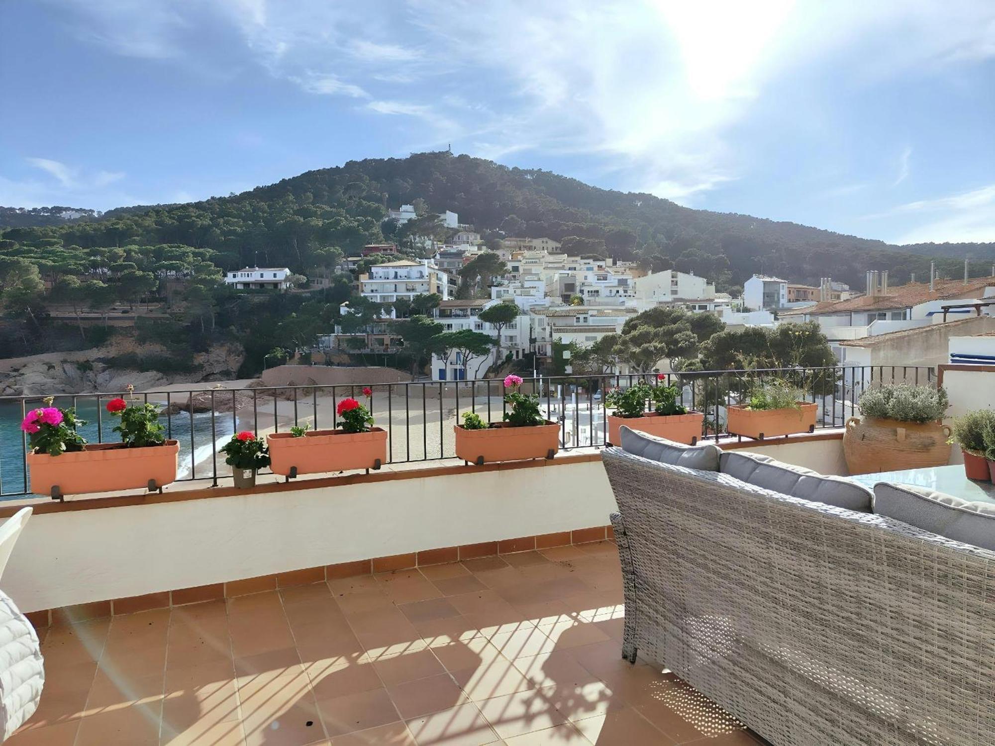 Tamariu Platja - Penthouse On Passeig Del Mar. Lägenhet Exteriör bild