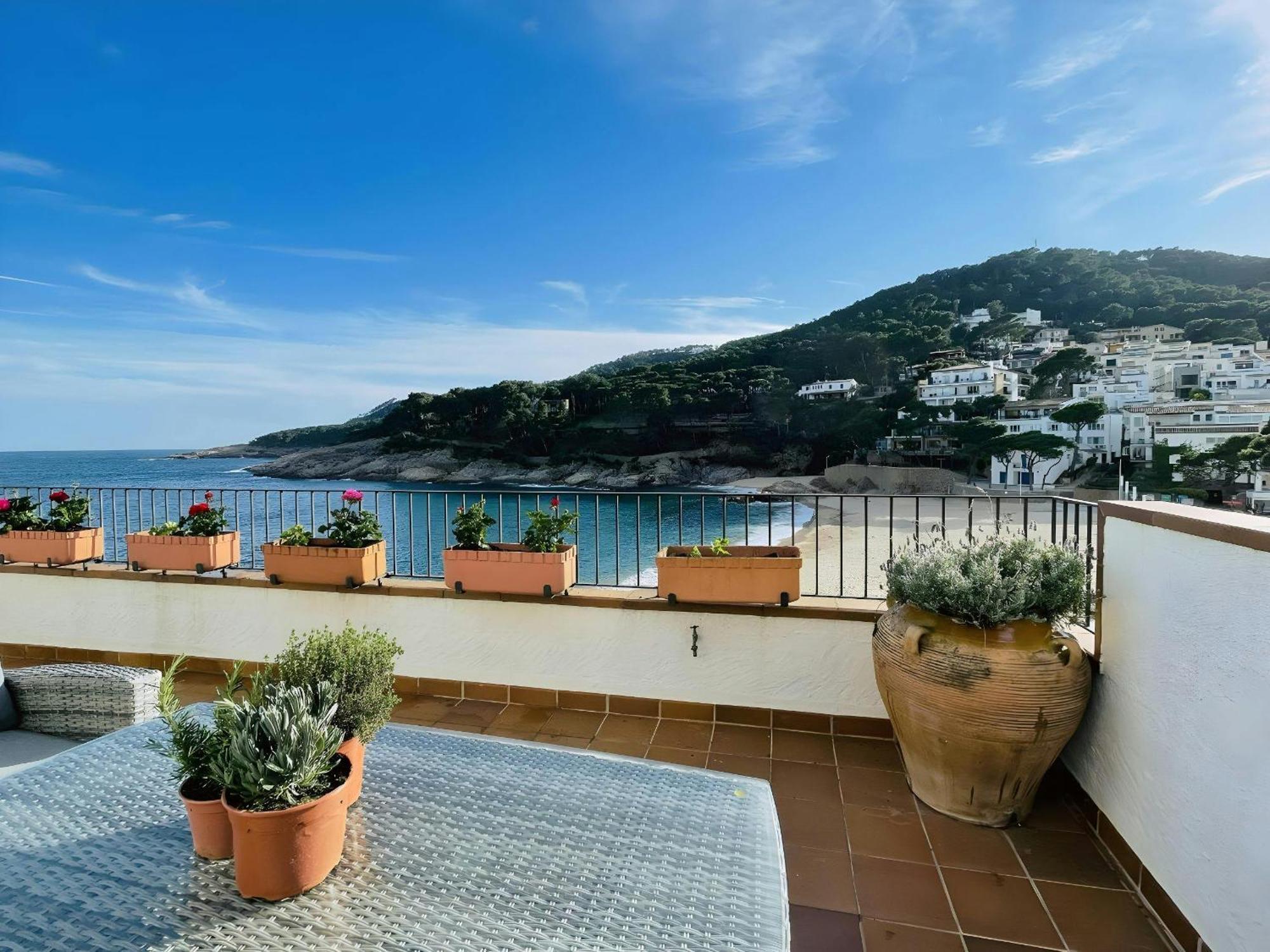Tamariu Platja - Penthouse On Passeig Del Mar. Lägenhet Exteriör bild