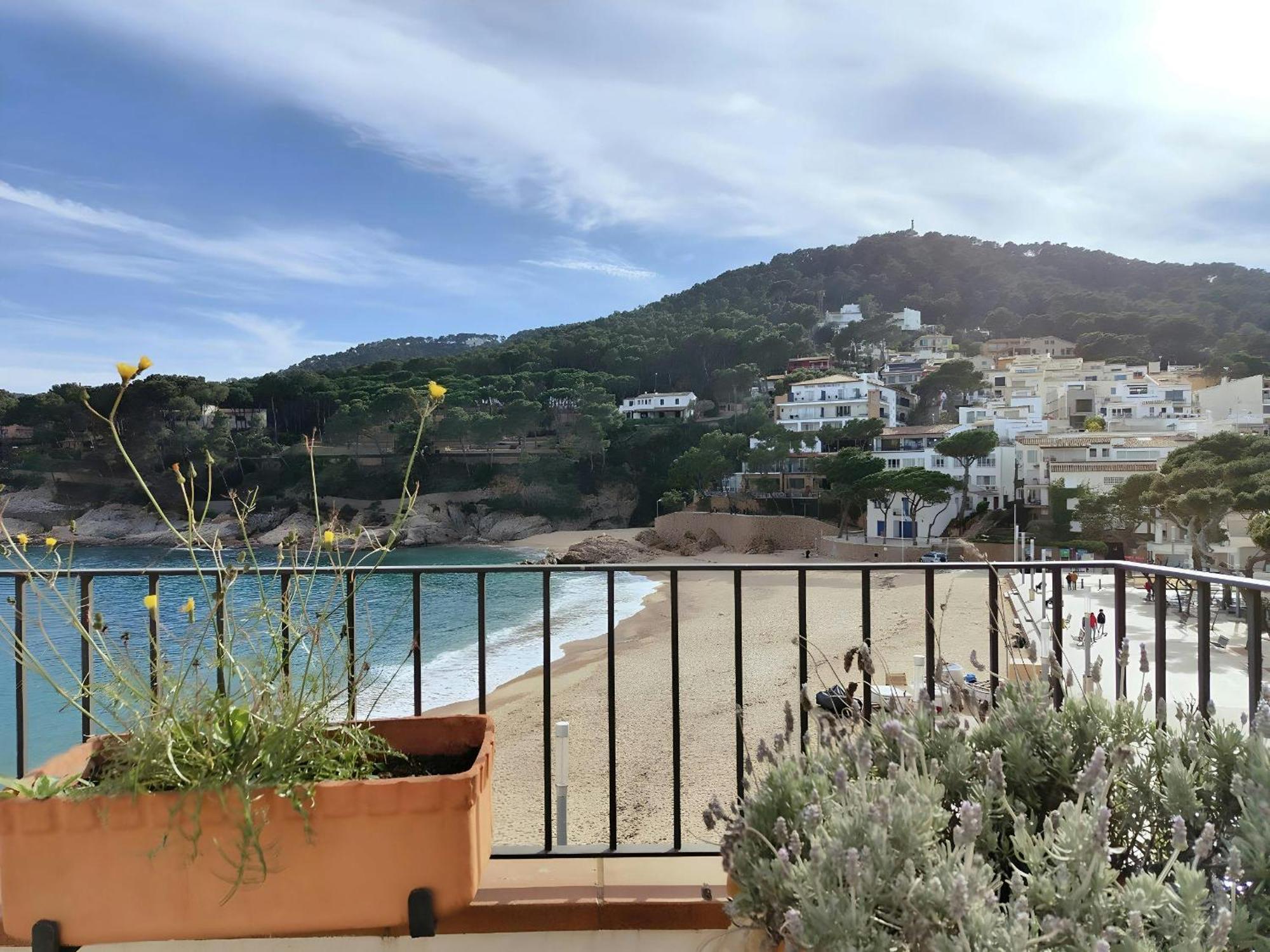 Tamariu Platja - Penthouse On Passeig Del Mar. Lägenhet Exteriör bild