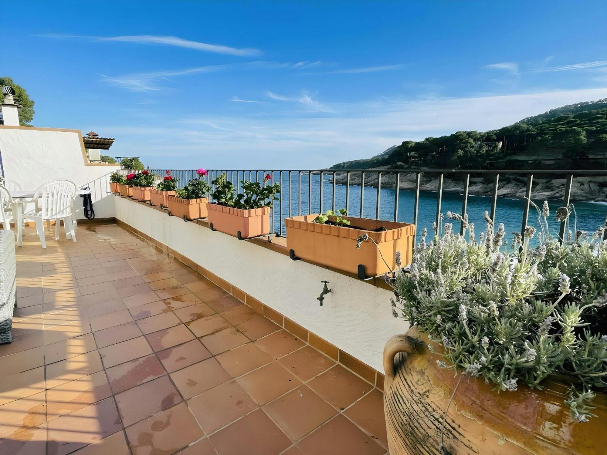 Tamariu Platja - Penthouse On Passeig Del Mar. Lägenhet Exteriör bild